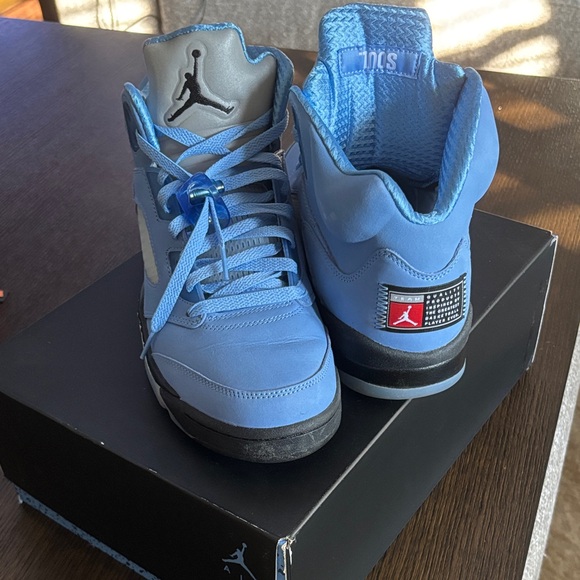 Air Jordan University Classic Blue Sneakers Men’s size 10. Only worn 3 times. - Picture 1 of 7